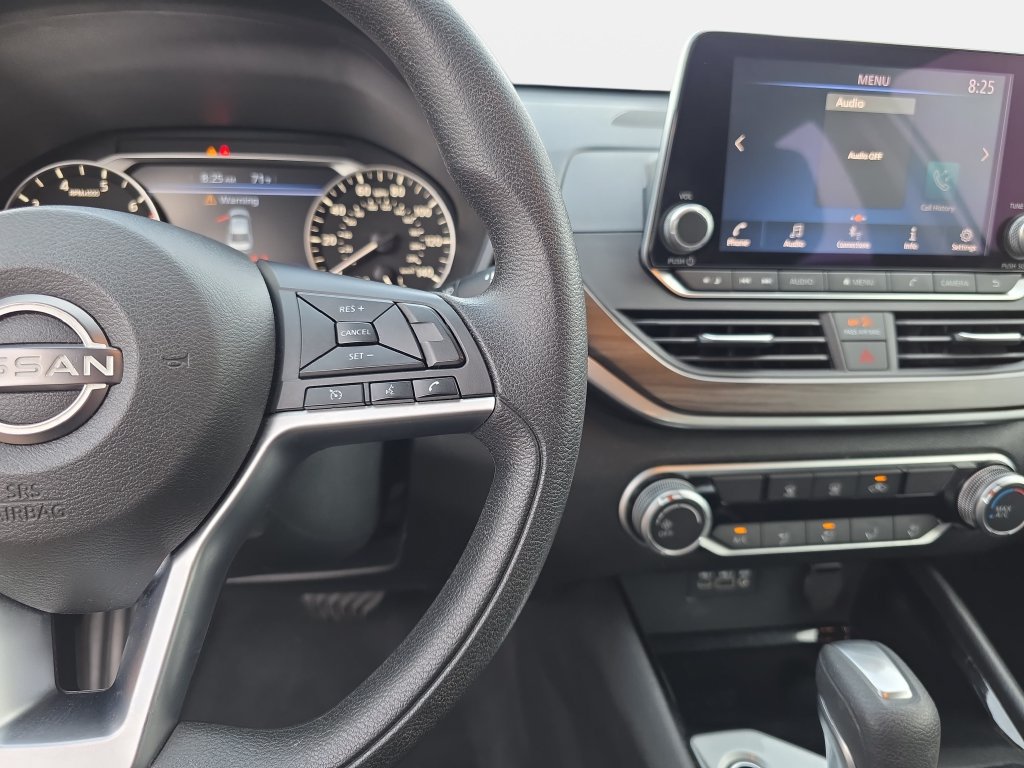 Used 2024 Nissan Altima 2.5 SV FWD image 15