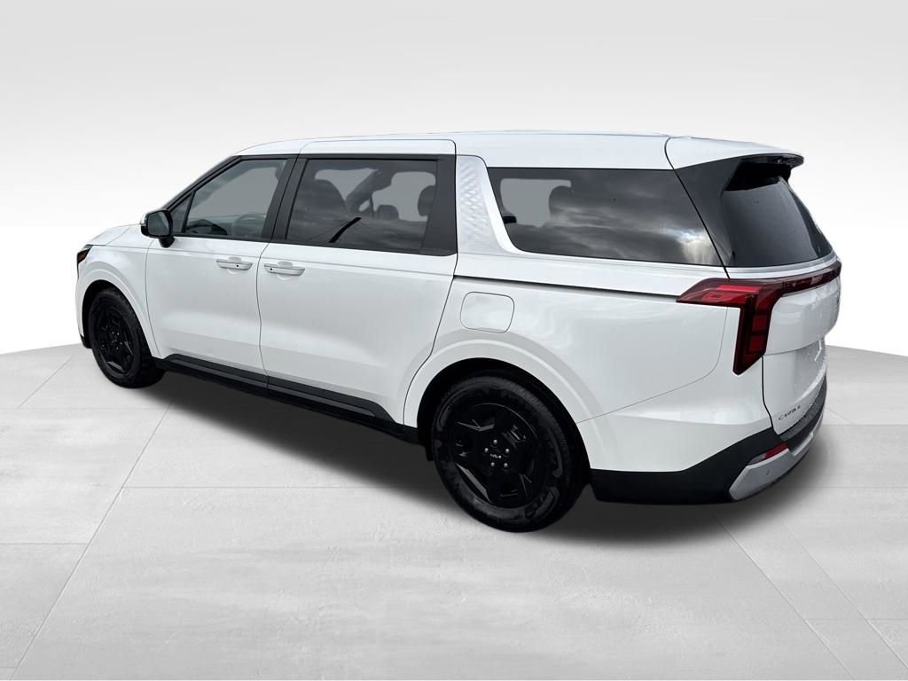 Used 2025 Kia Carnival LXS image 8