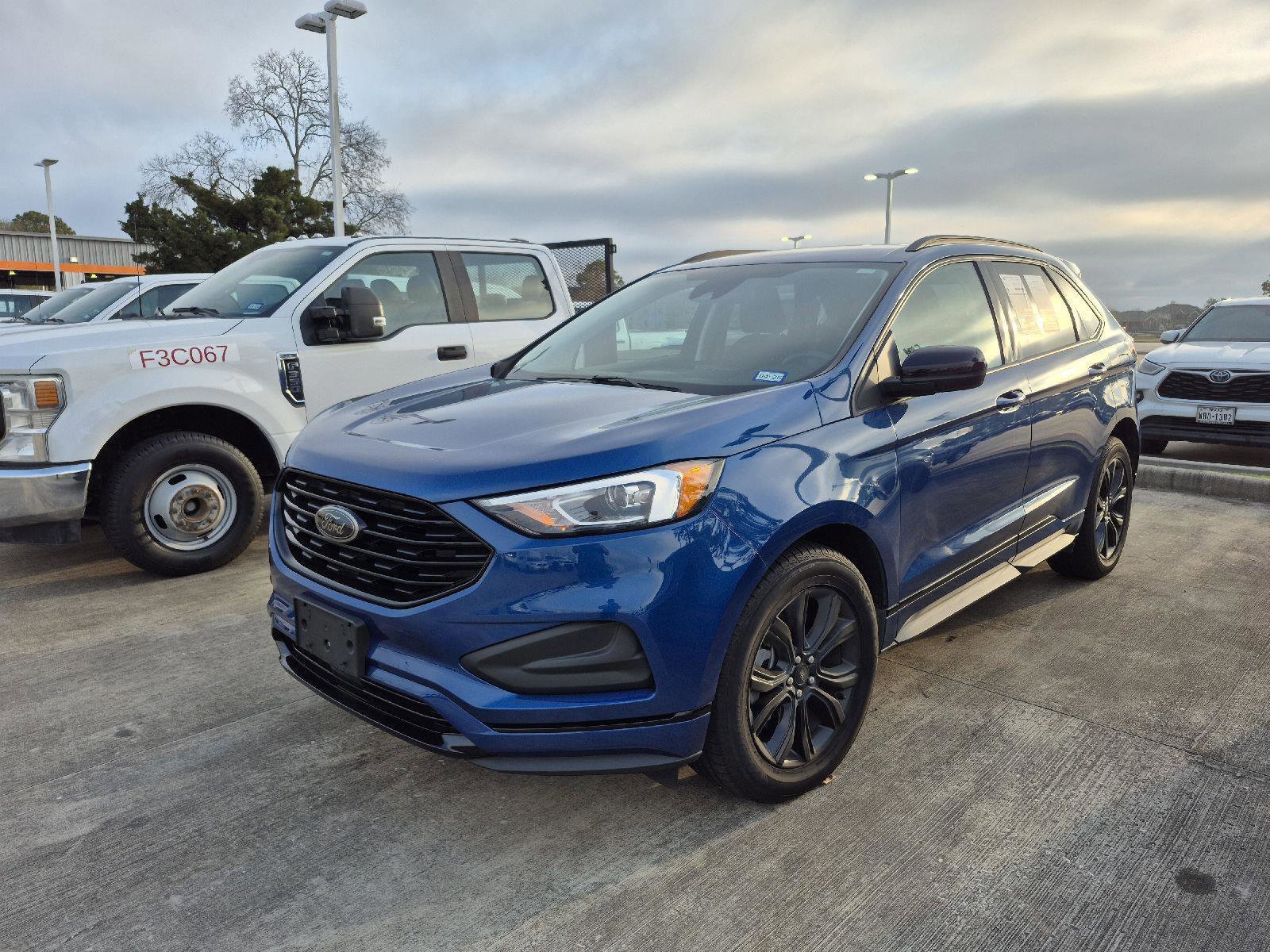 Certified 2022 Ford Edge SE w/ Black Appearance Package