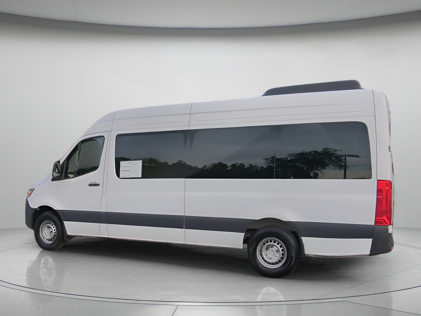 Used 2025 Mercedes-Benz Sprinter 2500 image 16