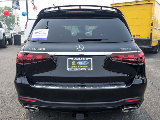 Used 2025 Mercedes-Benz GLS 580 4MATIC image 6