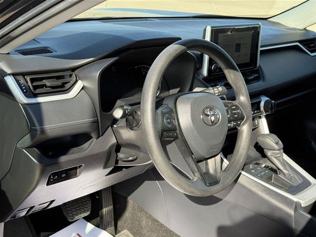 Used 2025 Toyota RAV4 XLE FWD image 10