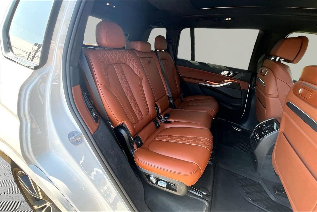 Used 2025 BMW X7 M60i w/ Climate Comfort Package AWD/4WD image 27