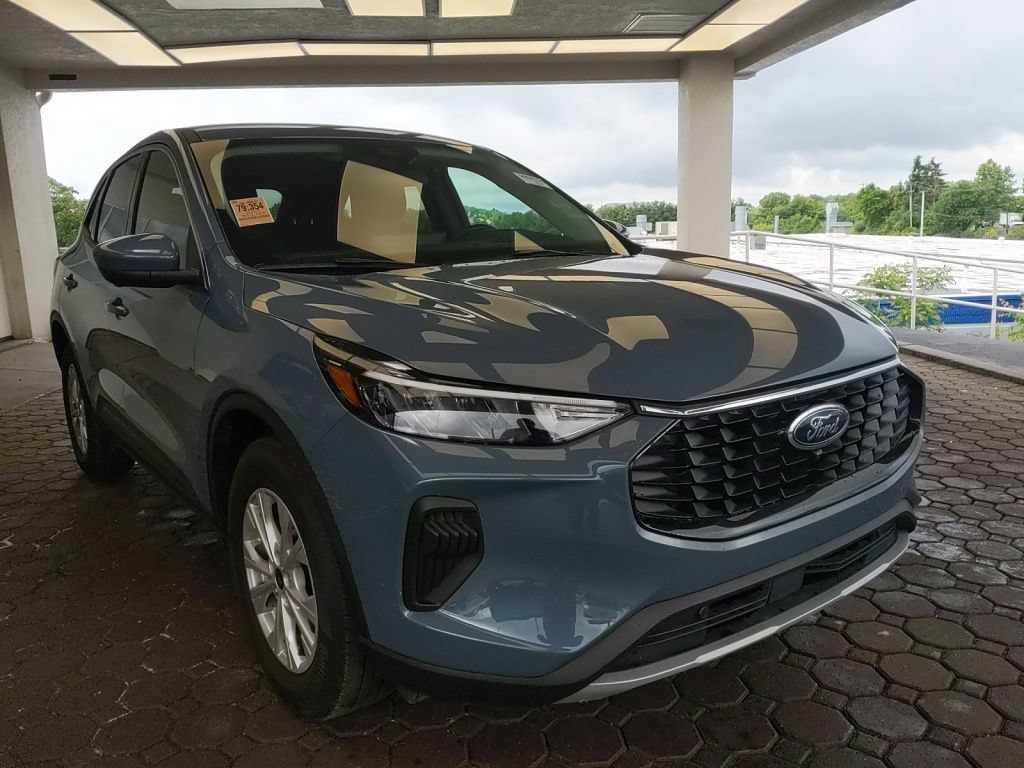 Certified 2023 Ford Escape Active w/ Tech Pack #2 AWD/4WD image 4