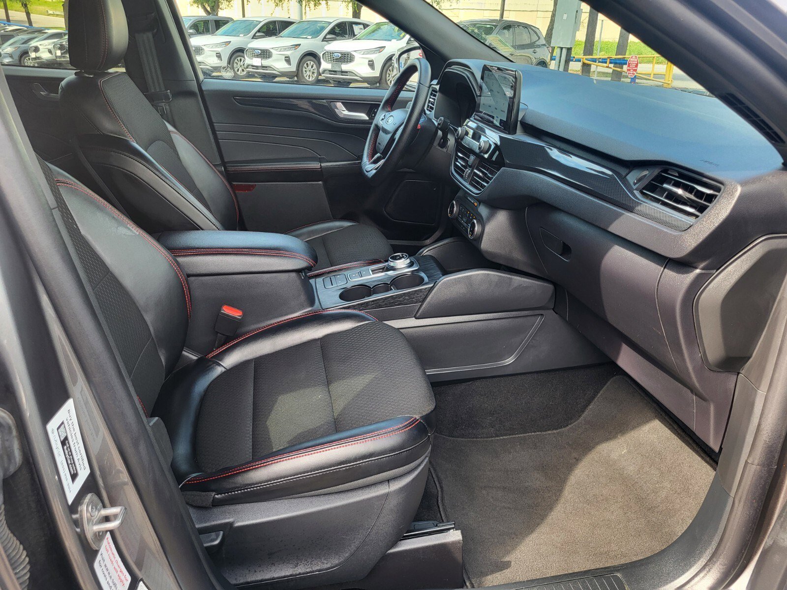 Certified 2025 Ford Escape ST-Line AWD/4WD image 12