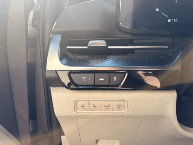 Used 2024 Kia Carnival SX Prestige FWD image 16