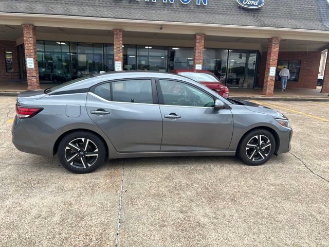 Used 2024 Nissan Sentra SV FWD image 6