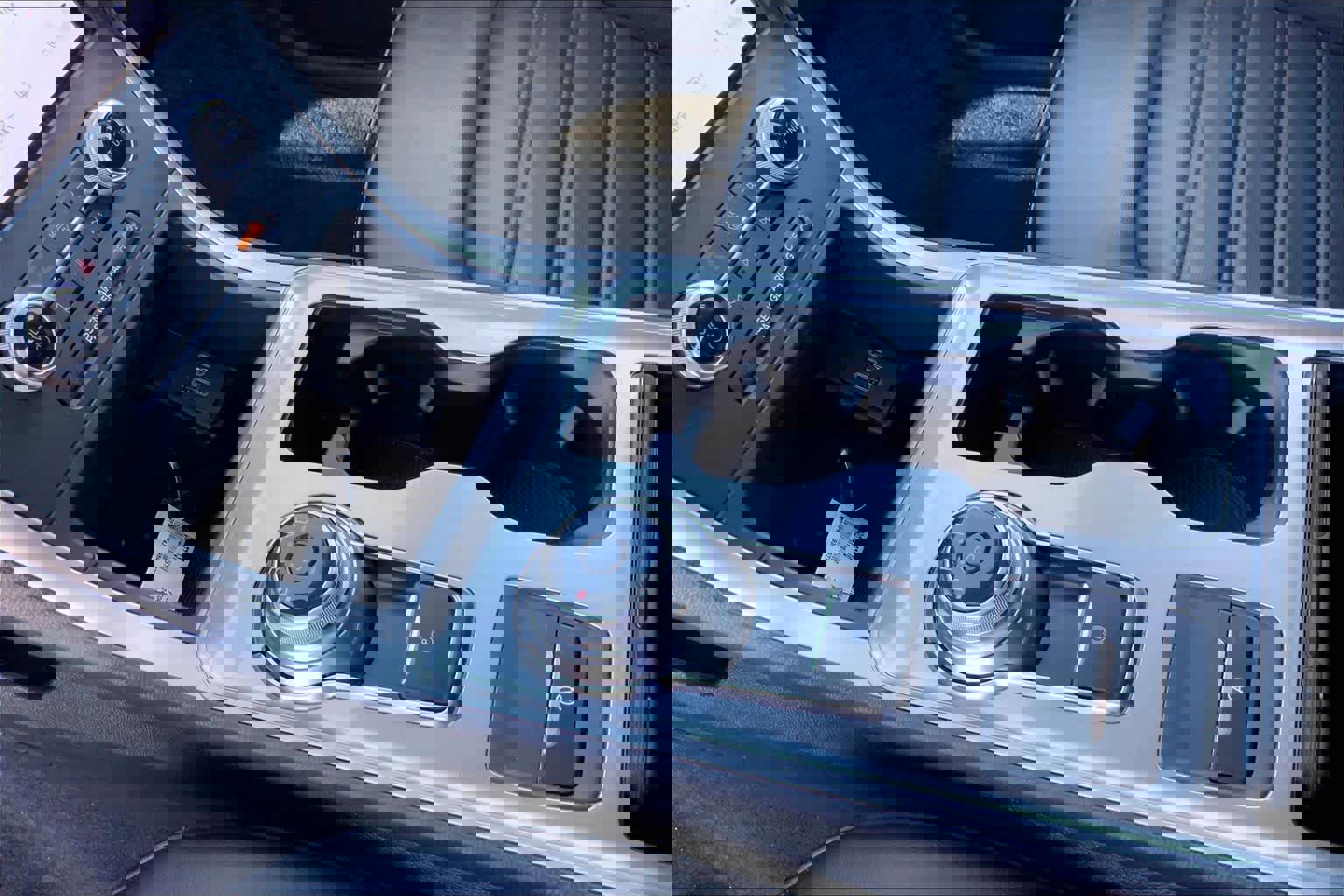 Certified 2024 Ford Edge SEL image 16