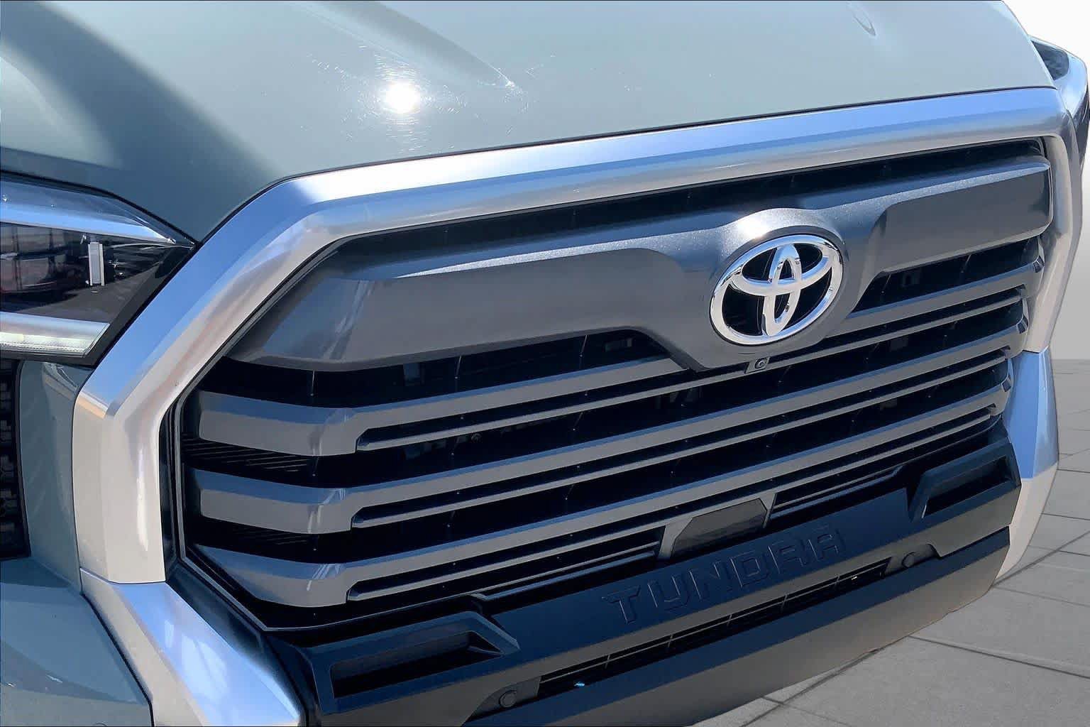 Used 2026 Toyota Tundra Limited AWD/4WD image 30