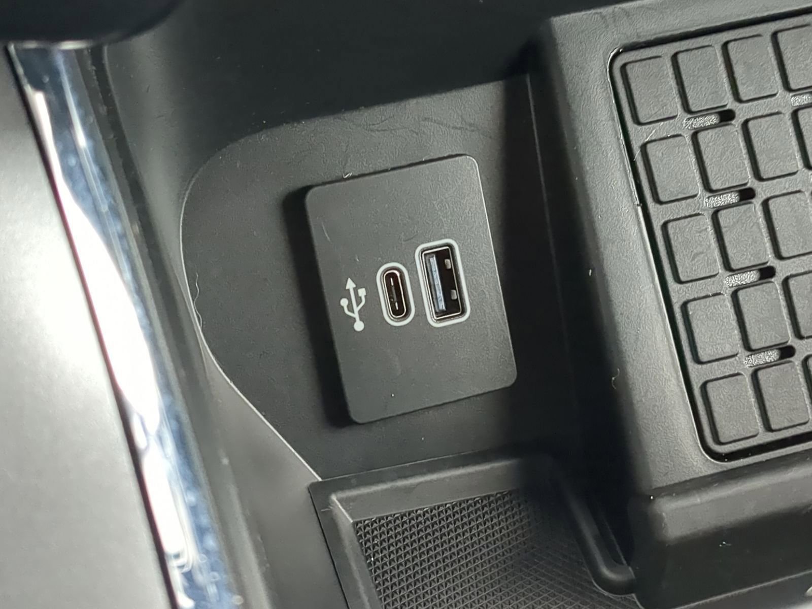 Certified 2025 Ford F150 XLT w/ Equipment Group 302A MID image 36