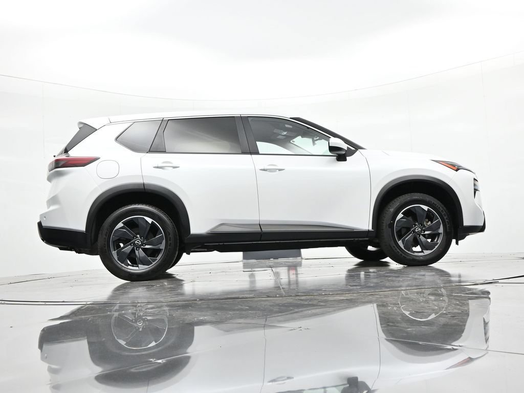 Used 2024 Nissan Rogue SV FWD image 26