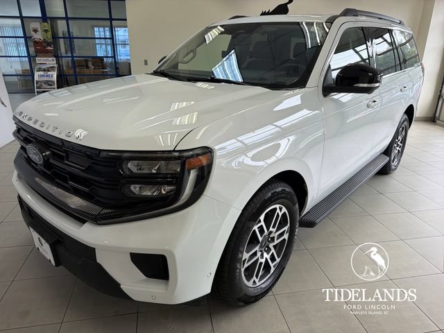 Certified 2025 Ford Expedition Active RWD image 4