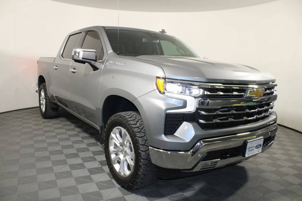 Used 2025 Chevrolet Silverado 1500 LTZ image 5