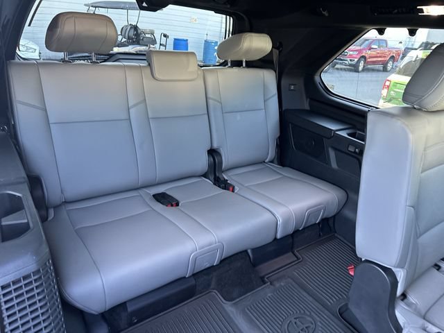 Used 2025 Toyota Sequoia Limited AWD/4WD image 26
