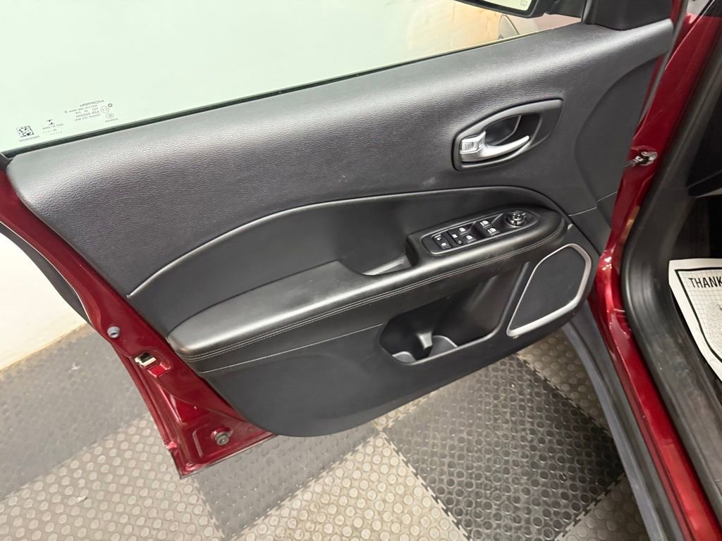 Used 2021 Jeep Compass Latitude image 19