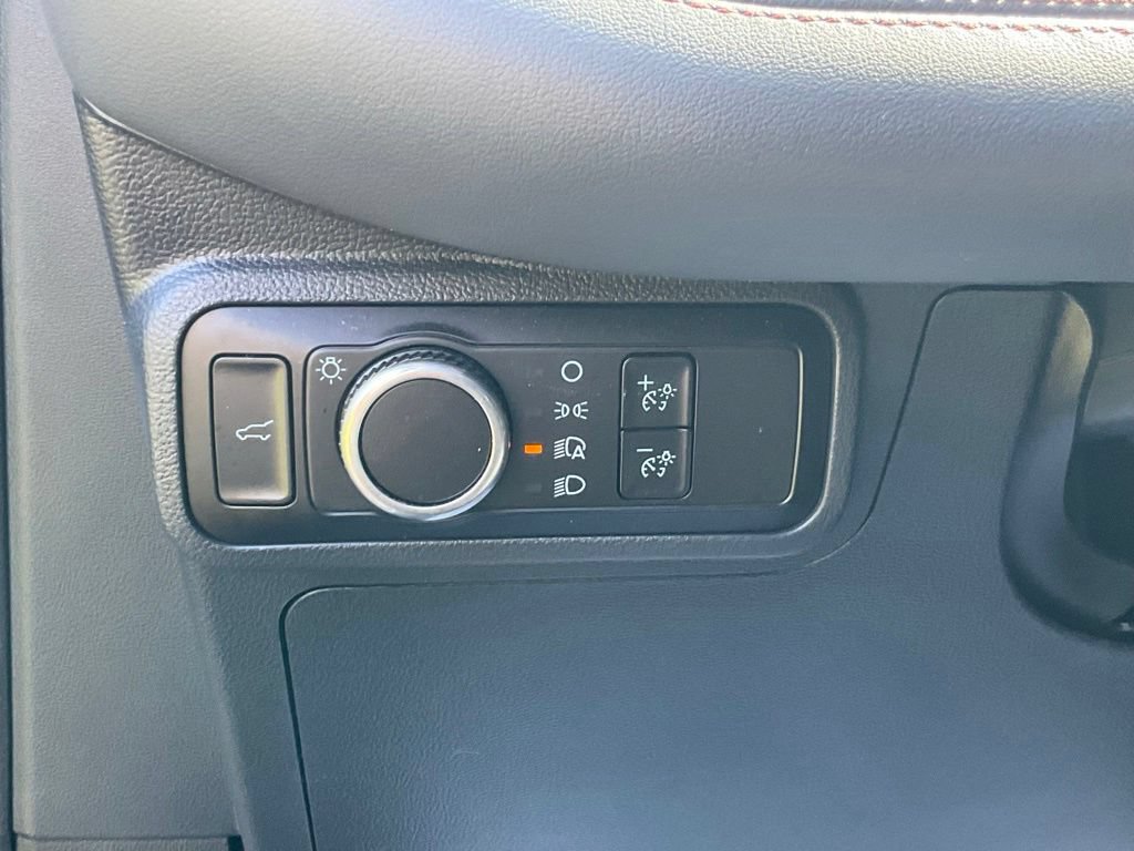 Certified 2025 Ford Explorer Active AWD/4WD image 13
