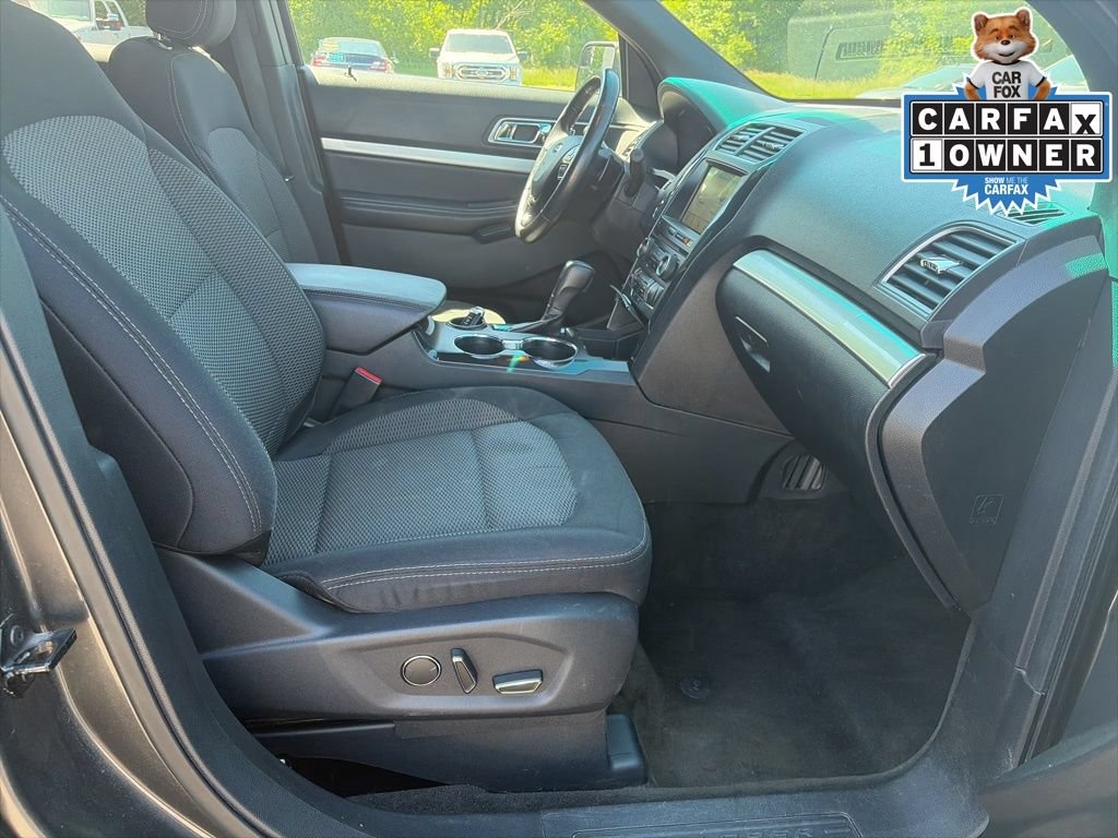 Certified 2017 Ford Explorer XLT w/ Equipment Group 201A FWD image 41
