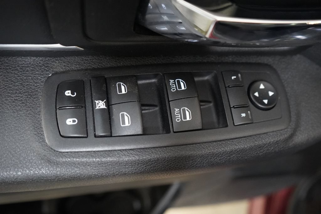 Used 2024 RAM 1500 Warlock AWD/4WD image 27