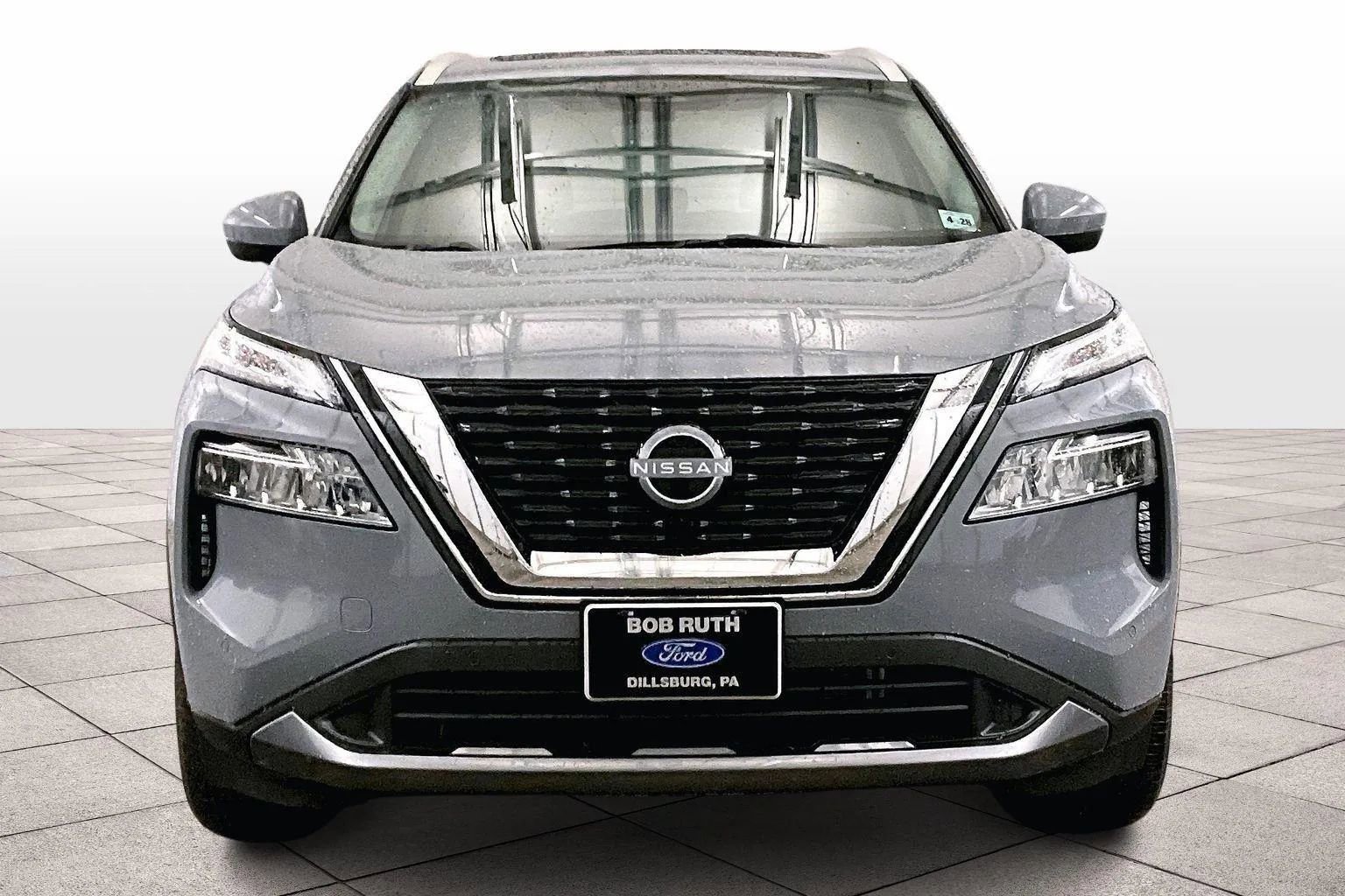 Used 2023 Nissan Rogue SL w/ SL Premium Package image 3