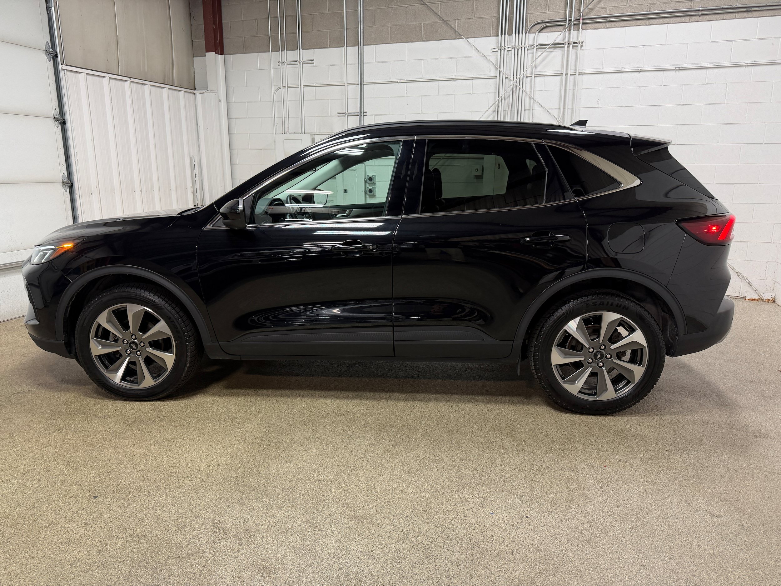 Certified 2024 Ford Escape Platinum AWD/4WD image 6