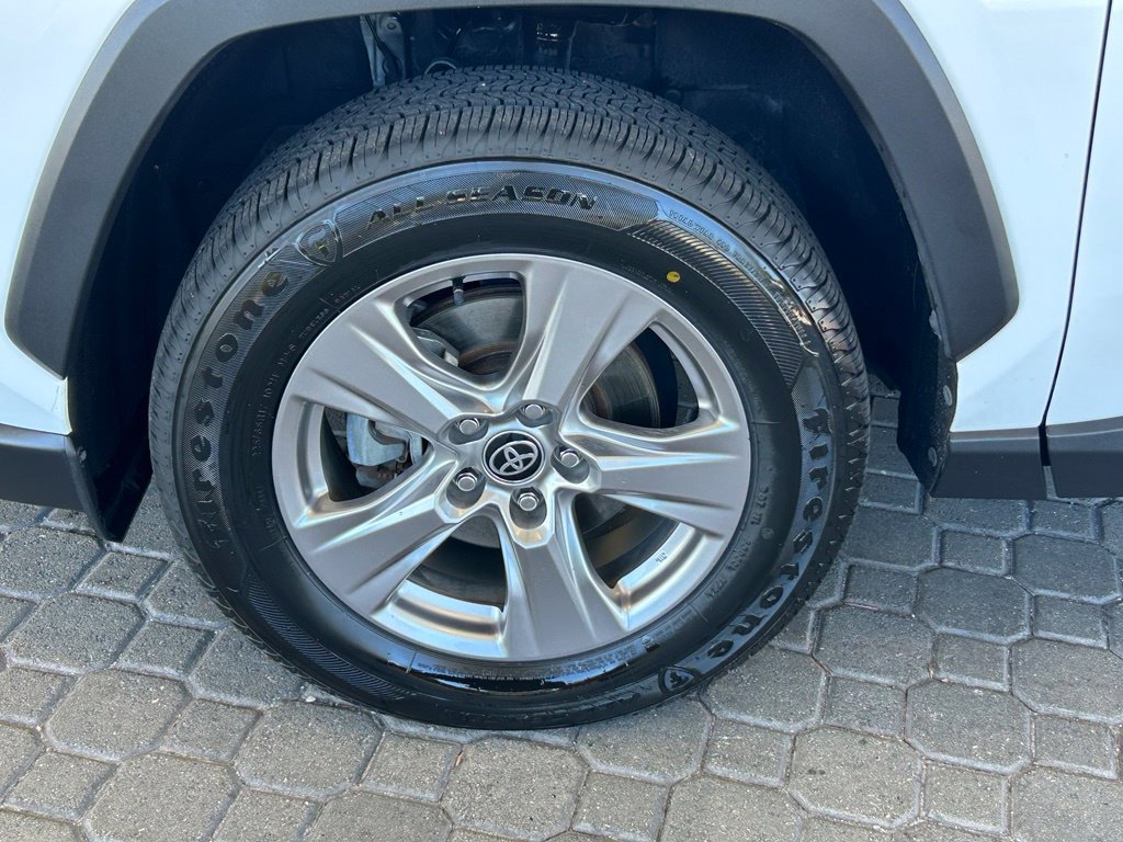 Used 2022 Toyota RAV4 XLE FWD image 19
