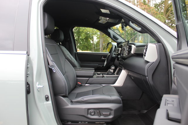 Used 2026 Toyota Tundra Limited AWD/4WD image 24