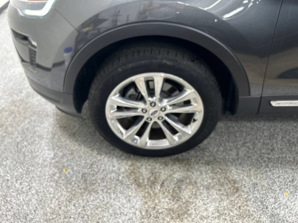 Certified 2019 Ford Explorer XLT w/ Equipment Group 202A AWD/4WD image 31