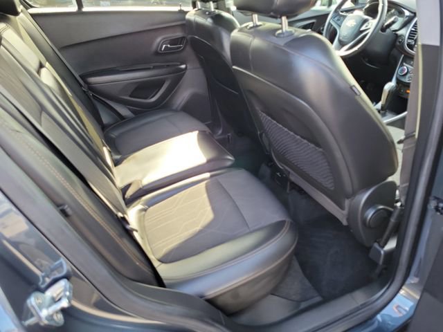 Used 2021 Chevrolet Trax LT w/ LT Convenience Package image 23