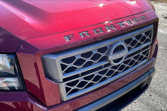 Used 2024 Nissan Frontier SV w/ SV Convenience Package image 32