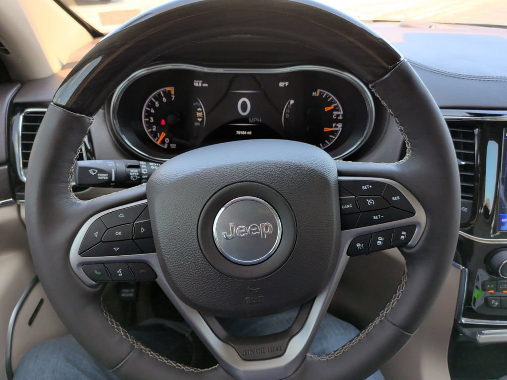 Used 2020 Jeep Grand Cherokee Overland AWD/4WD image 24