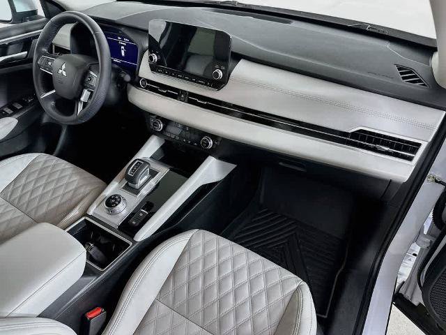 Used 2024 Mitsubishi Outlander SEL FWD image 32