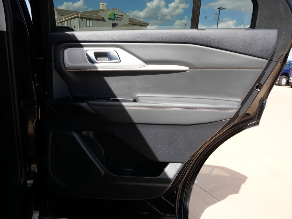 Certified 2025 Ford Explorer Active w/ Active Comfort Package AWD/4WD image 14
