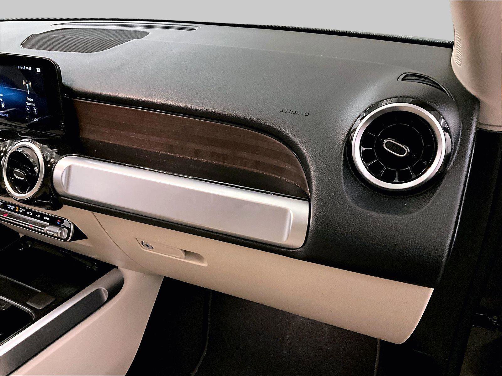 Used 2022 Mercedes-Benz GLB 250 4MATIC image 15