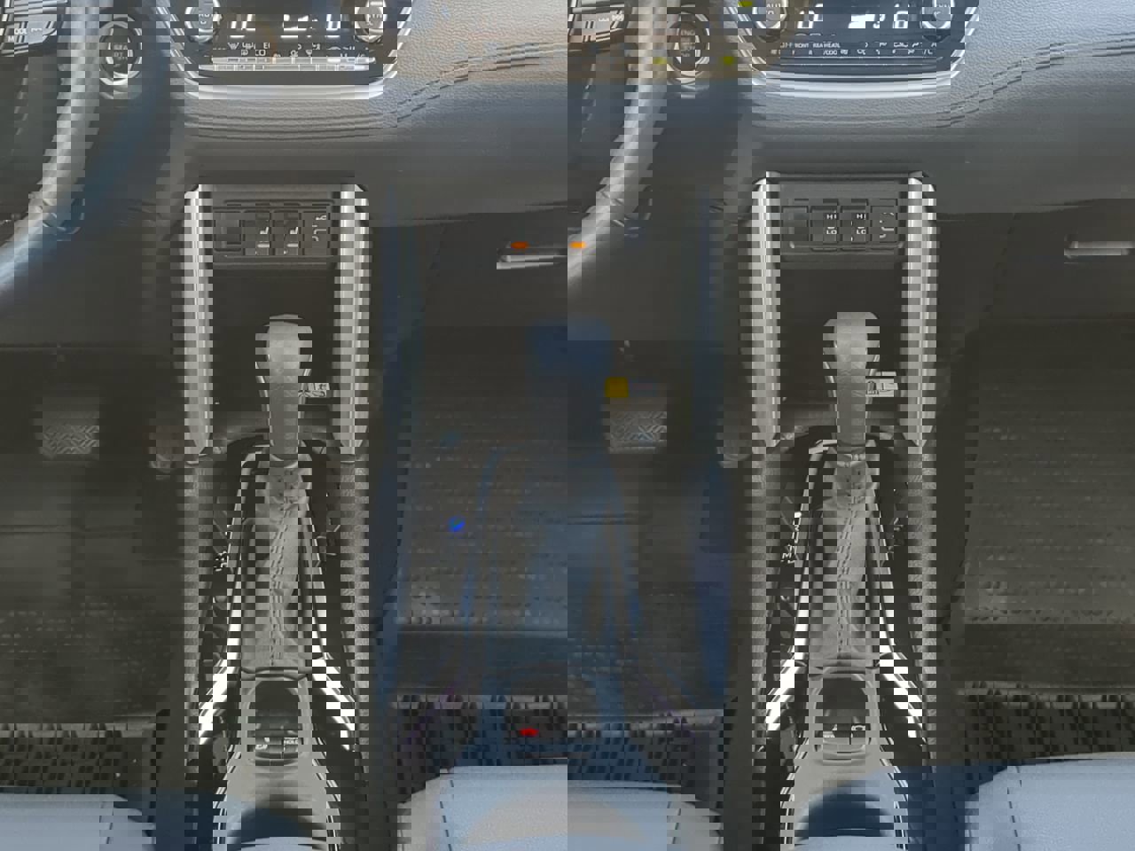 Used 2023 Toyota Corolla Cross XLE w/ Convenience Package image 17