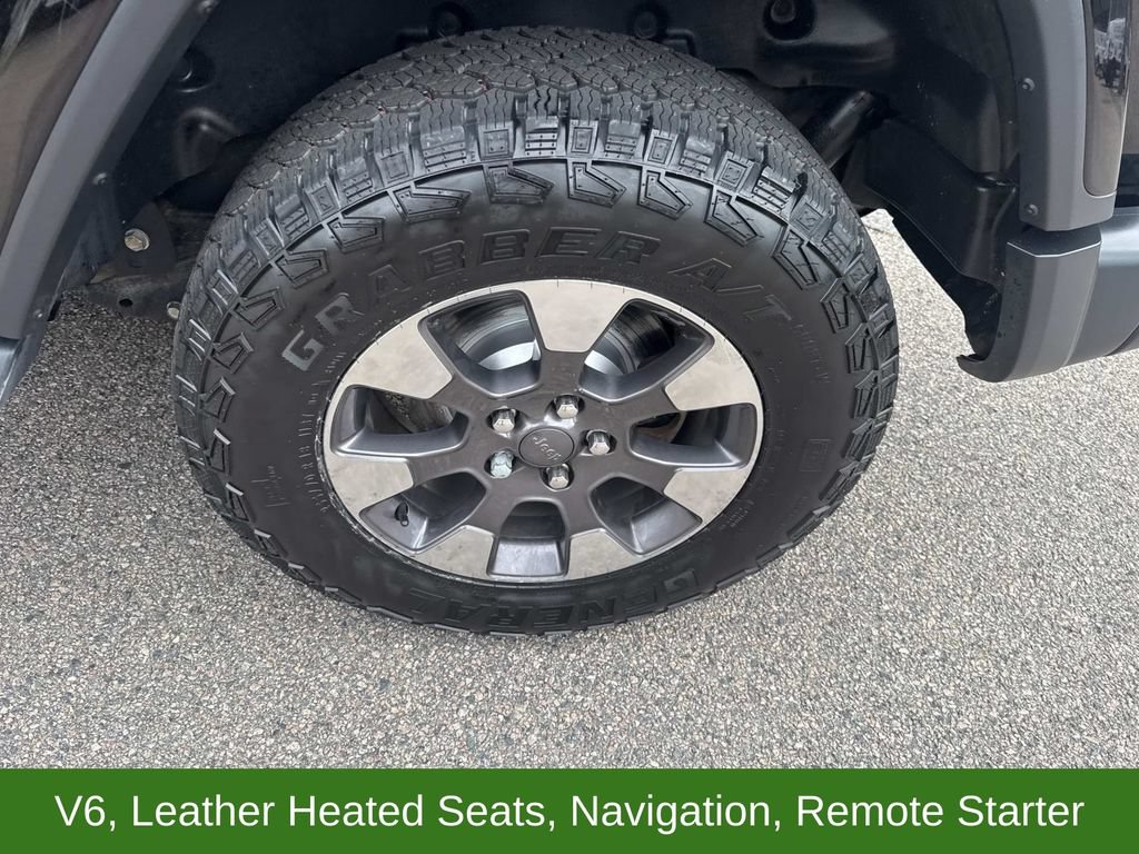 Used 2018 Jeep Wrangler Unlimited Sahara AWD/4WD image 13