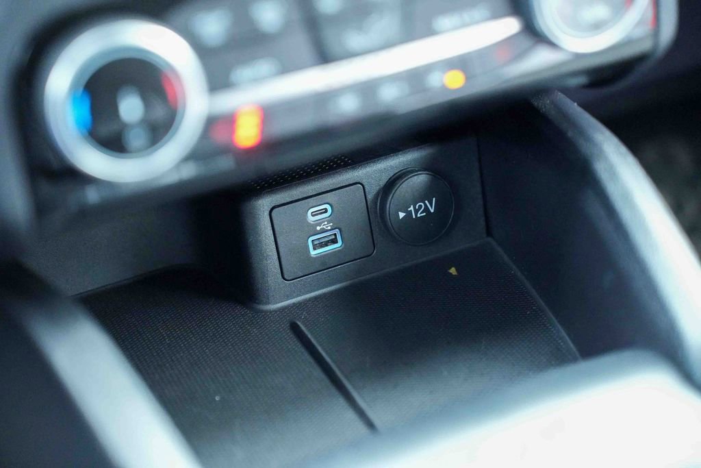 Certified 2022 Ford Escape SE w/ SE Sport Appearance Package image 34