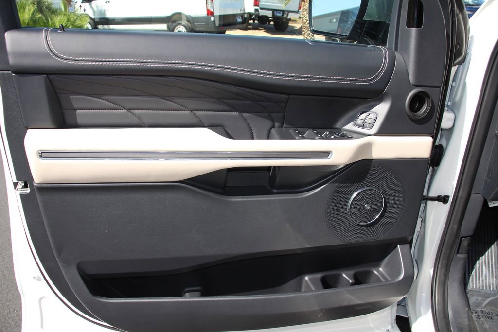 Certified 2024 Ford Expedition Platinum AWD/4WD image 22