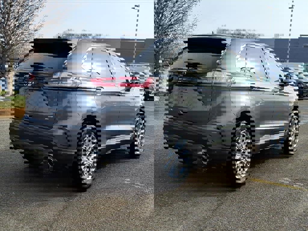 Certified 2024 Ford Edge Titanium image 5