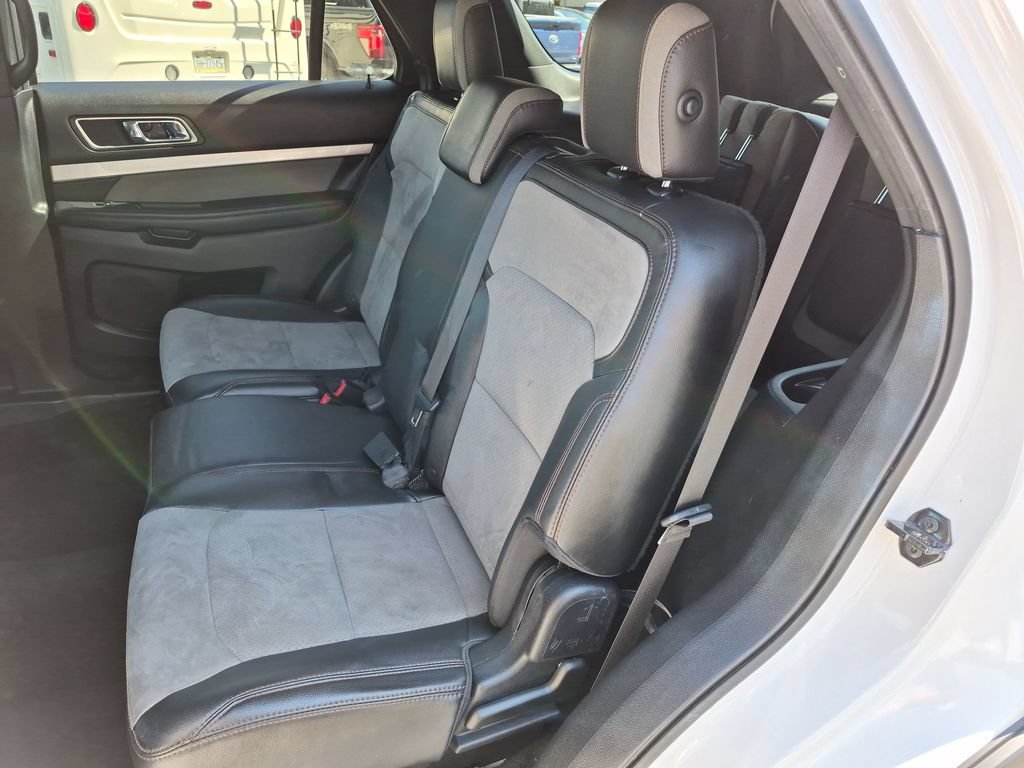 Certified 2017 Ford Explorer XLT w/ Equipment Group 202A AWD/4WD image 32