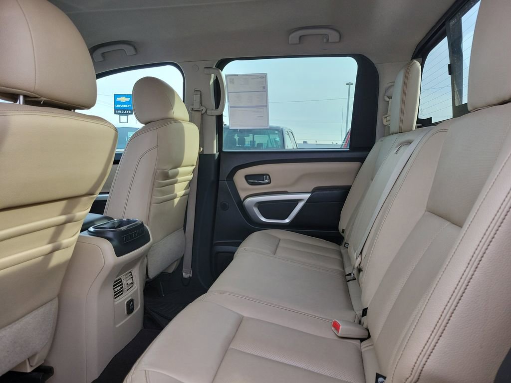 Used 2017 Nissan Titan SL image 13