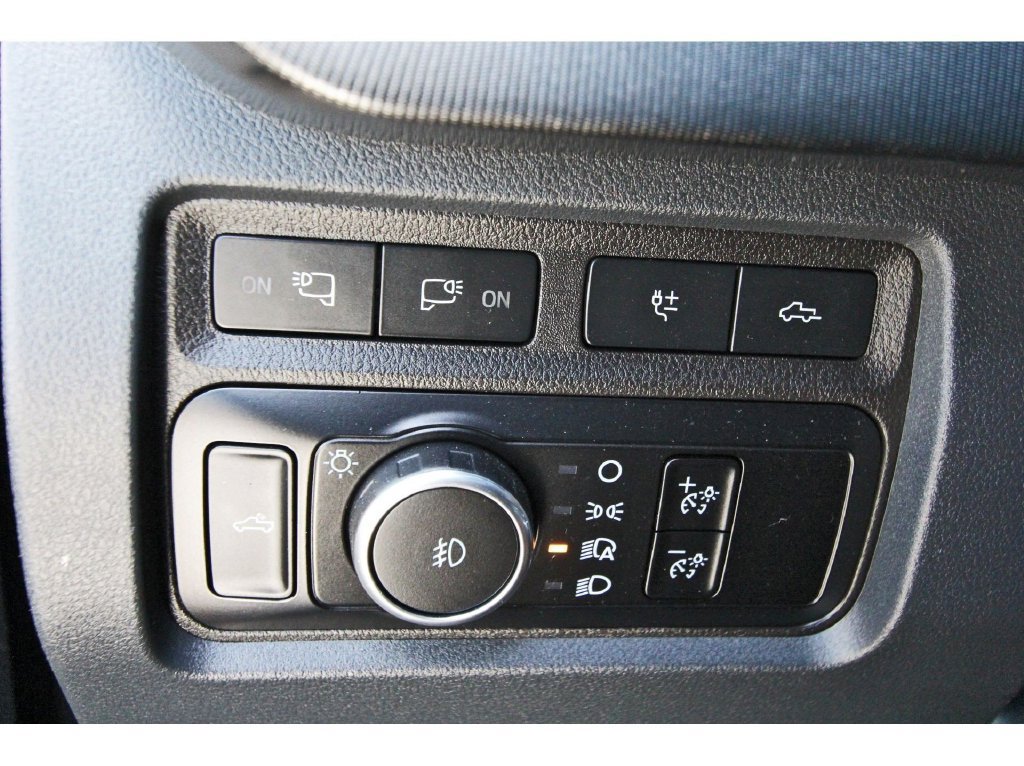 Certified 2024 Ford F250 Platinum w/ Tremor Off-Road Package AWD/4WD image 25