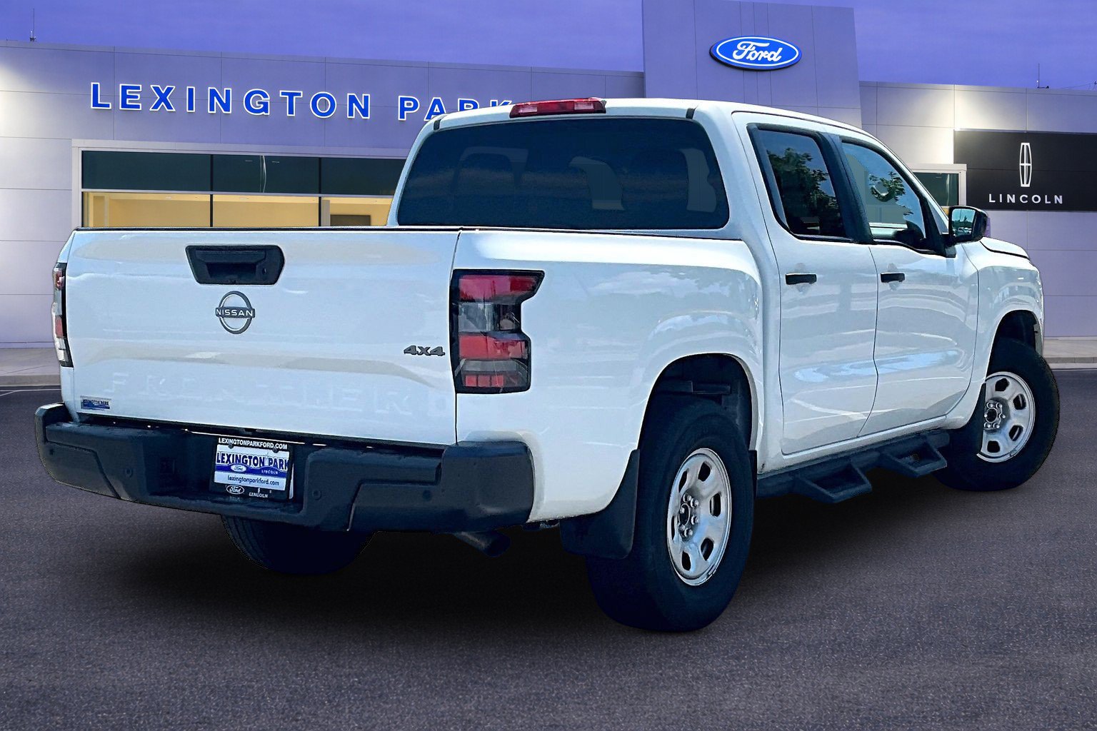 Used 2022 Nissan Frontier S w/ Technology Package AWD/4WD image 5