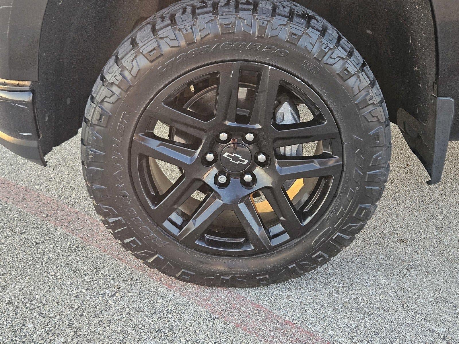 Used 2022 Chevrolet Silverado 1500 Custom Trail Boss w/ Midnight Edition AWD/4WD image 9