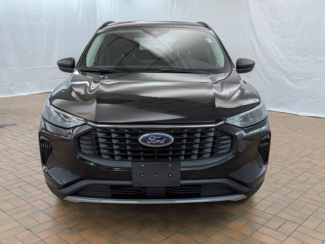 Certified 2024 Ford Escape Active AWD/4WD image 2