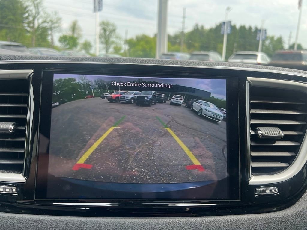 Used 2023 Chrysler Pacifica Touring-L FWD image 25