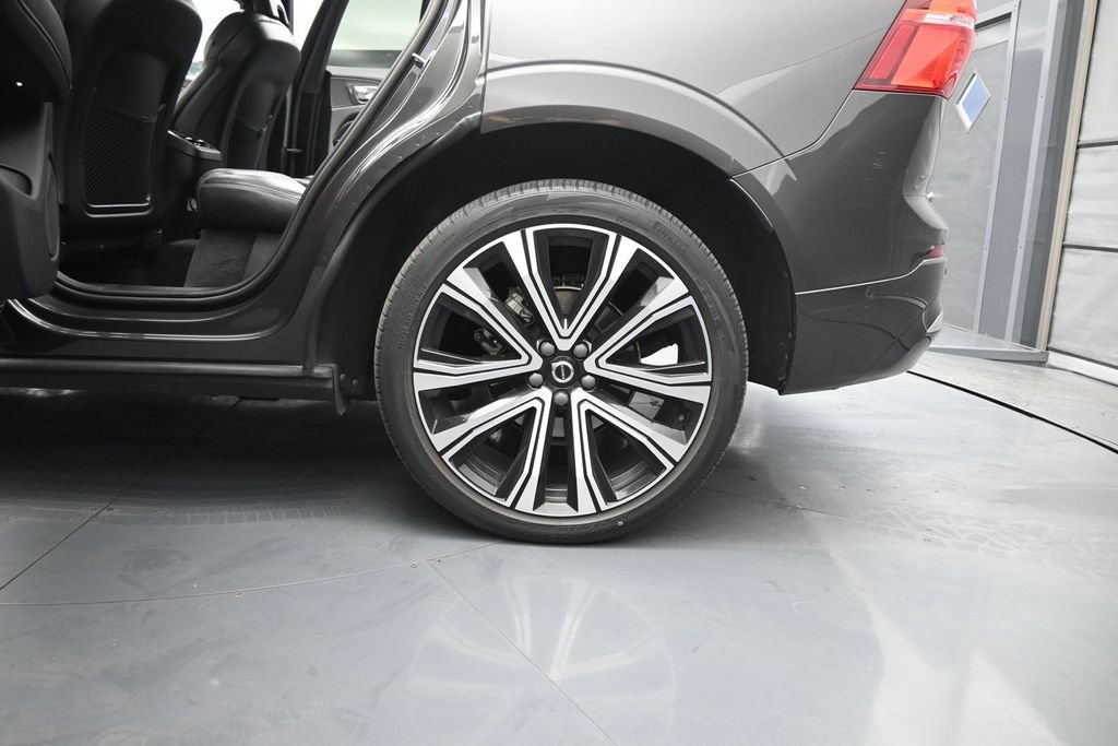 Used 2023 Volvo XC60 B5 Ultimate w/ Climate Package AWD/4WD image 18