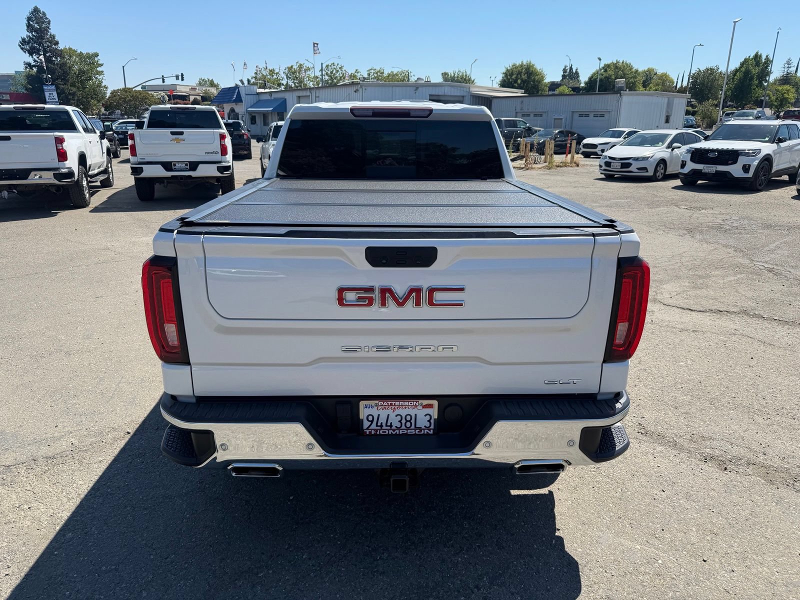 Used 2023 GMC Sierra 1500 SLT w/ SLT Premium Plus Package AWD/4WD image 4