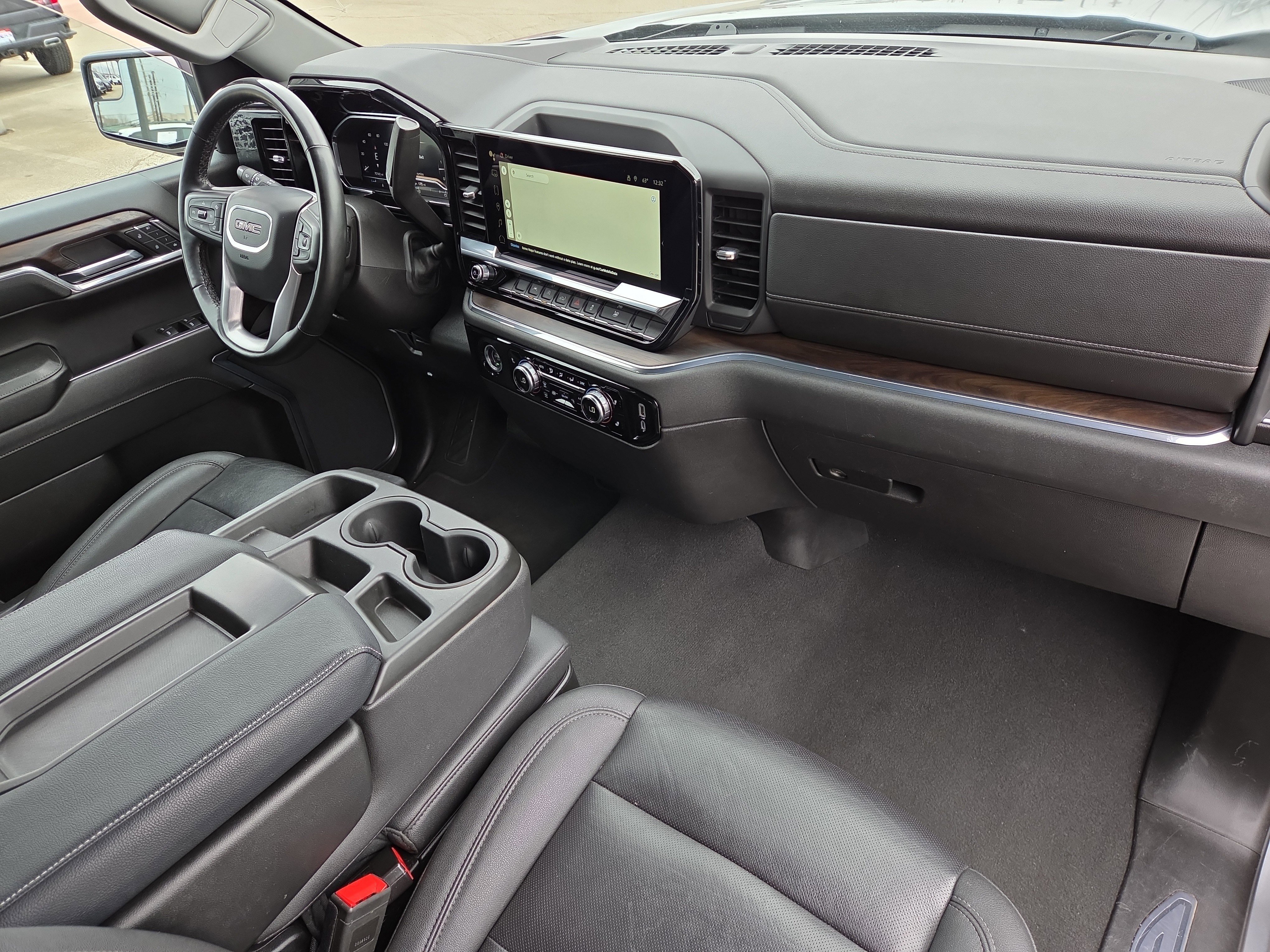 Used 2024 GMC Sierra 1500 SLT image 16