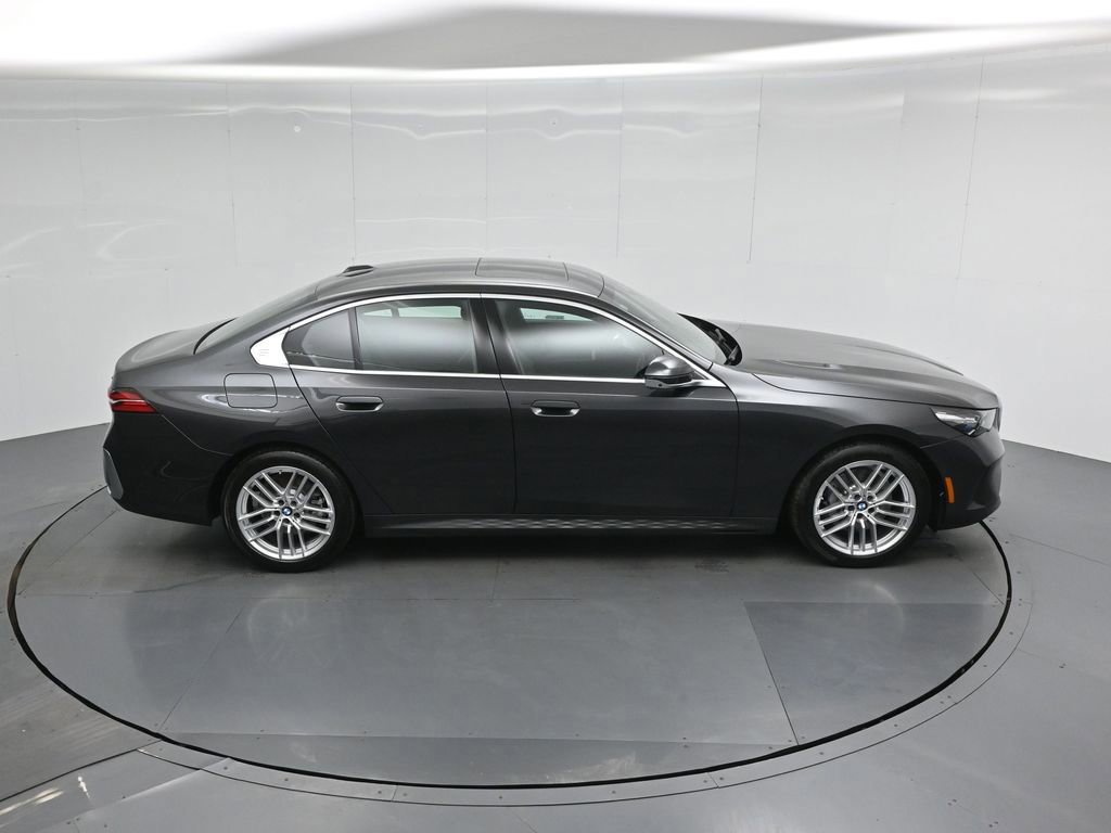 Used 2025 BMW 530i image 10
