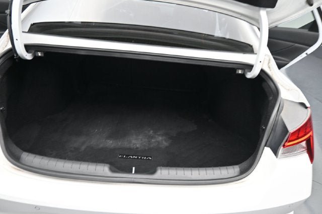 Used 2023 Hyundai Elantra Limited w/ Cargo Package FWD image 24